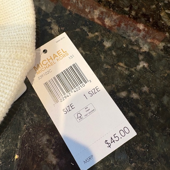 🤍🤍MICHAEL KORS IVORY WHITE KNIT BERET WITH MK LOGO ACCENT!🤍🤍 - Picture 6 of 6